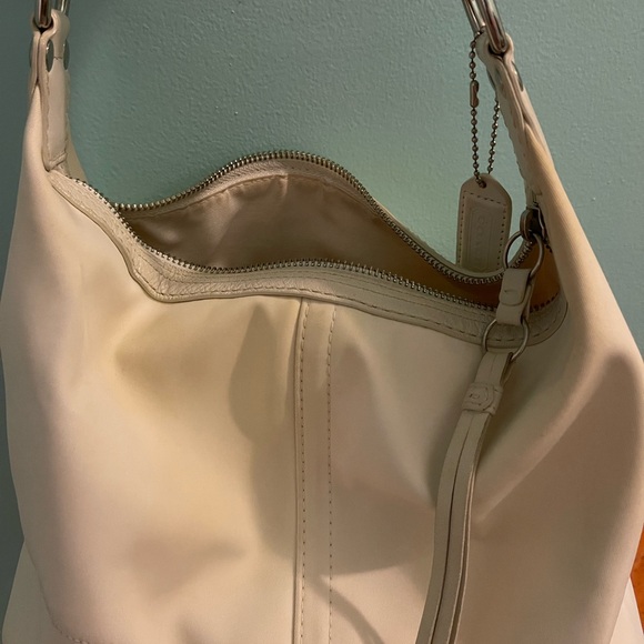 Coach shoulder bag - Picture 4 of 12